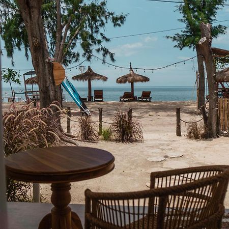 Sunscape Villa - Beachfront And Private Pool 吉利阿尔 外观 照片