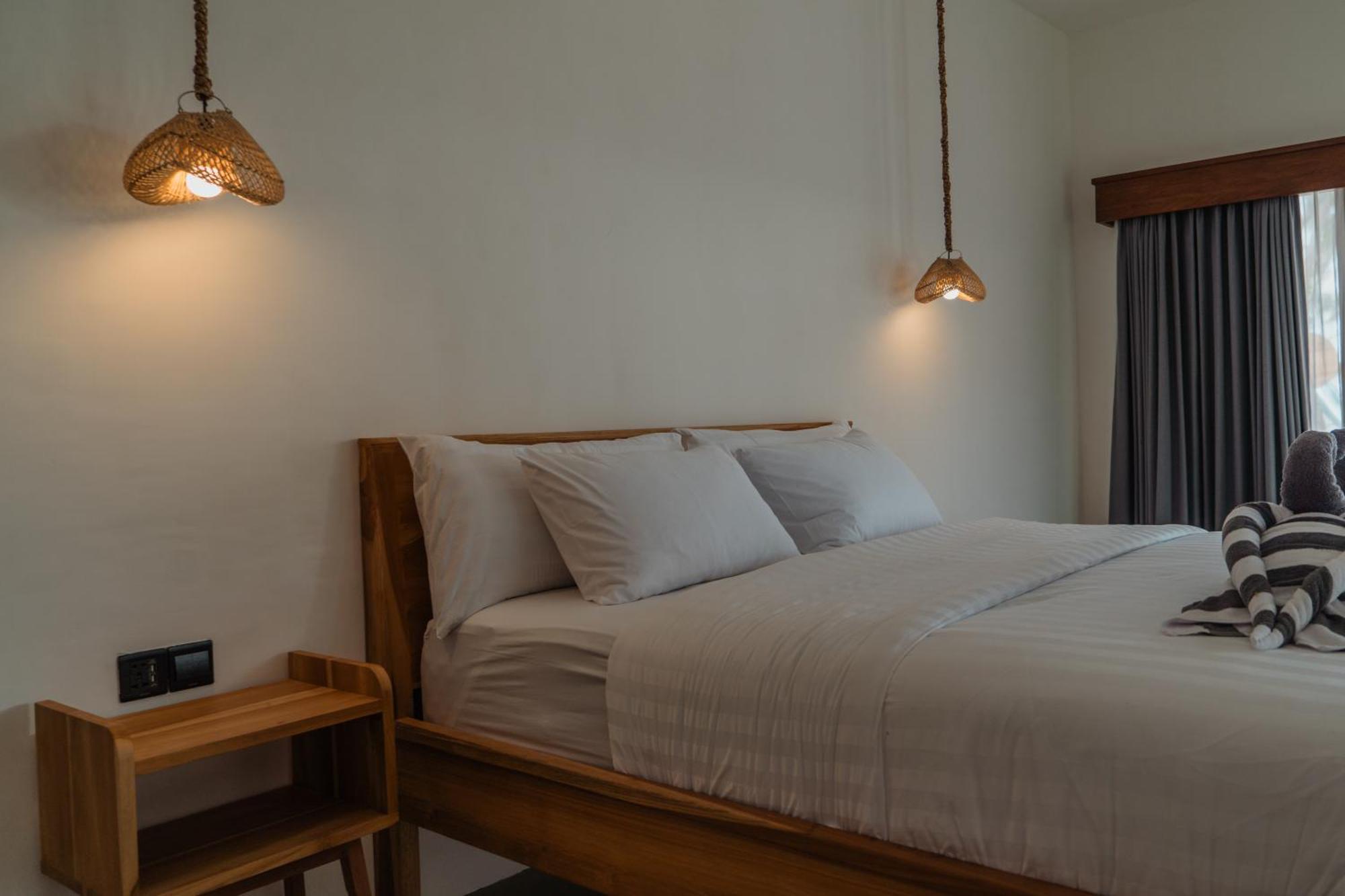 Sunscape Villa - Beachfront And Private Pool 吉利阿尔 外观 照片