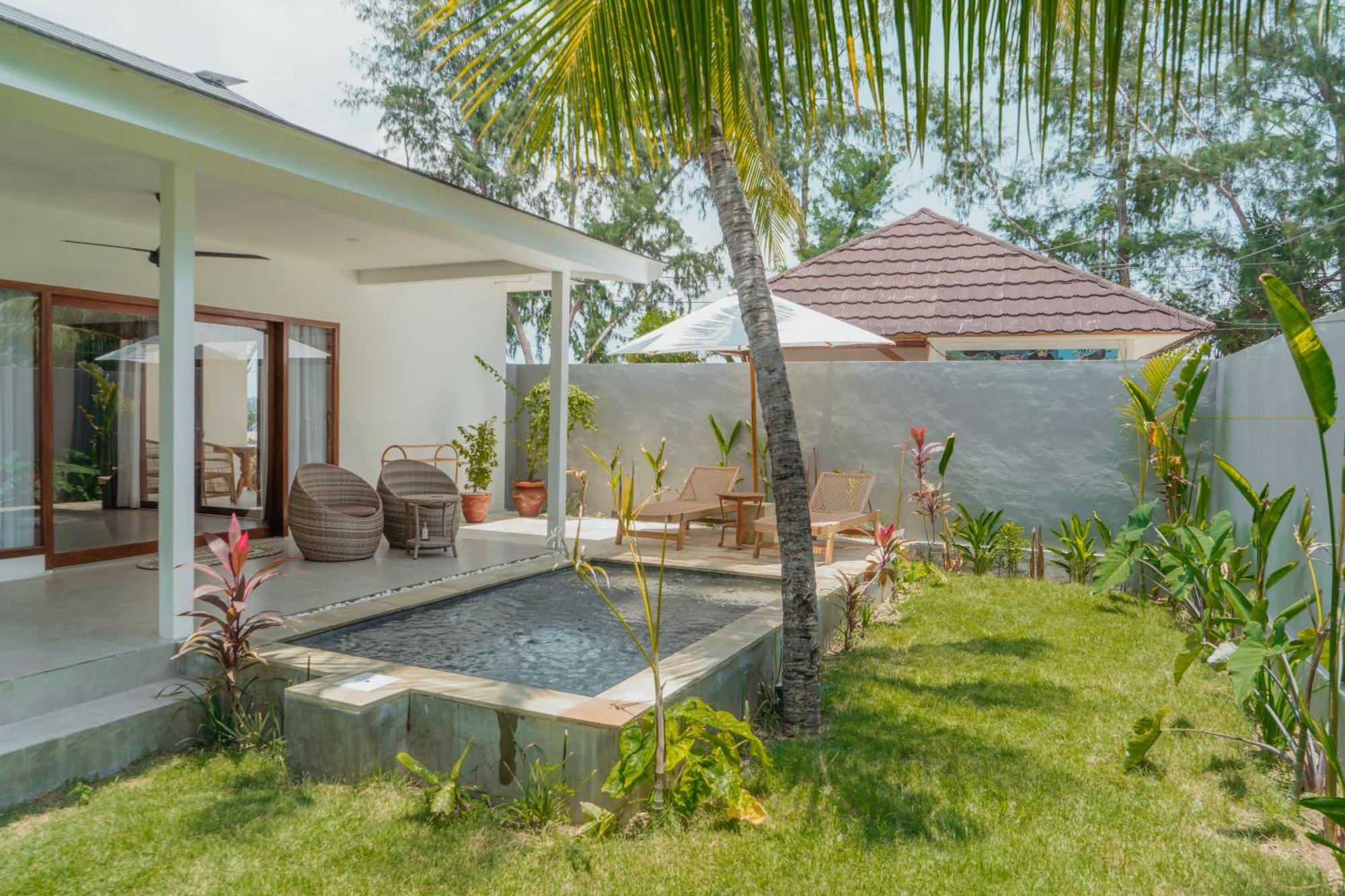 Sunscape Villa - Beachfront And Private Pool 吉利阿尔 外观 照片