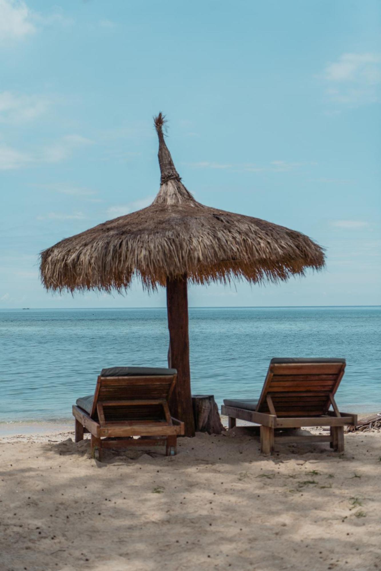 Sunscape Villa - Beachfront And Private Pool 吉利阿尔 外观 照片